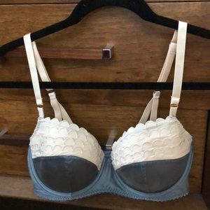 Stella McCartney sz 34 D silk bra with scallops